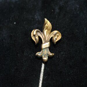 Antique P.S. Co. (Plainville Stock) Fleur de Lis Stick / Tie Pin